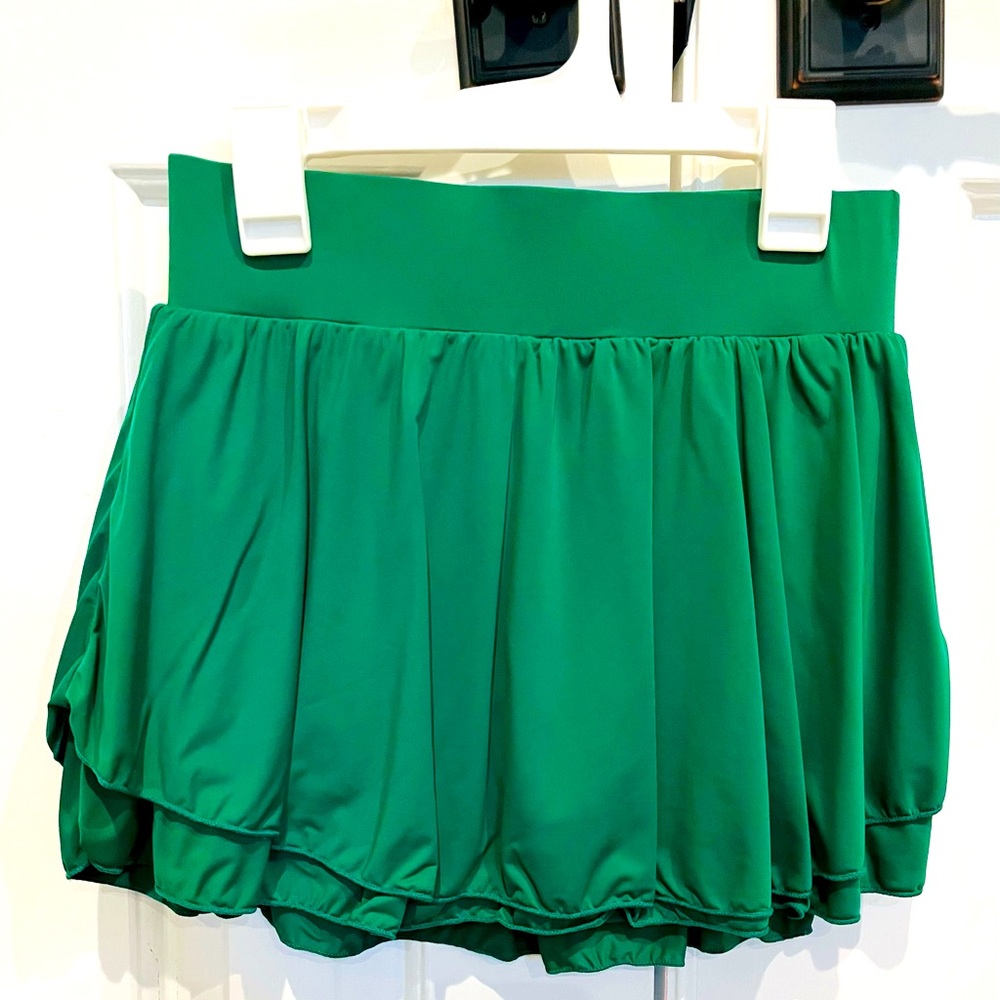 Active tennis skirt. Size S. Kelly green. Great condition.